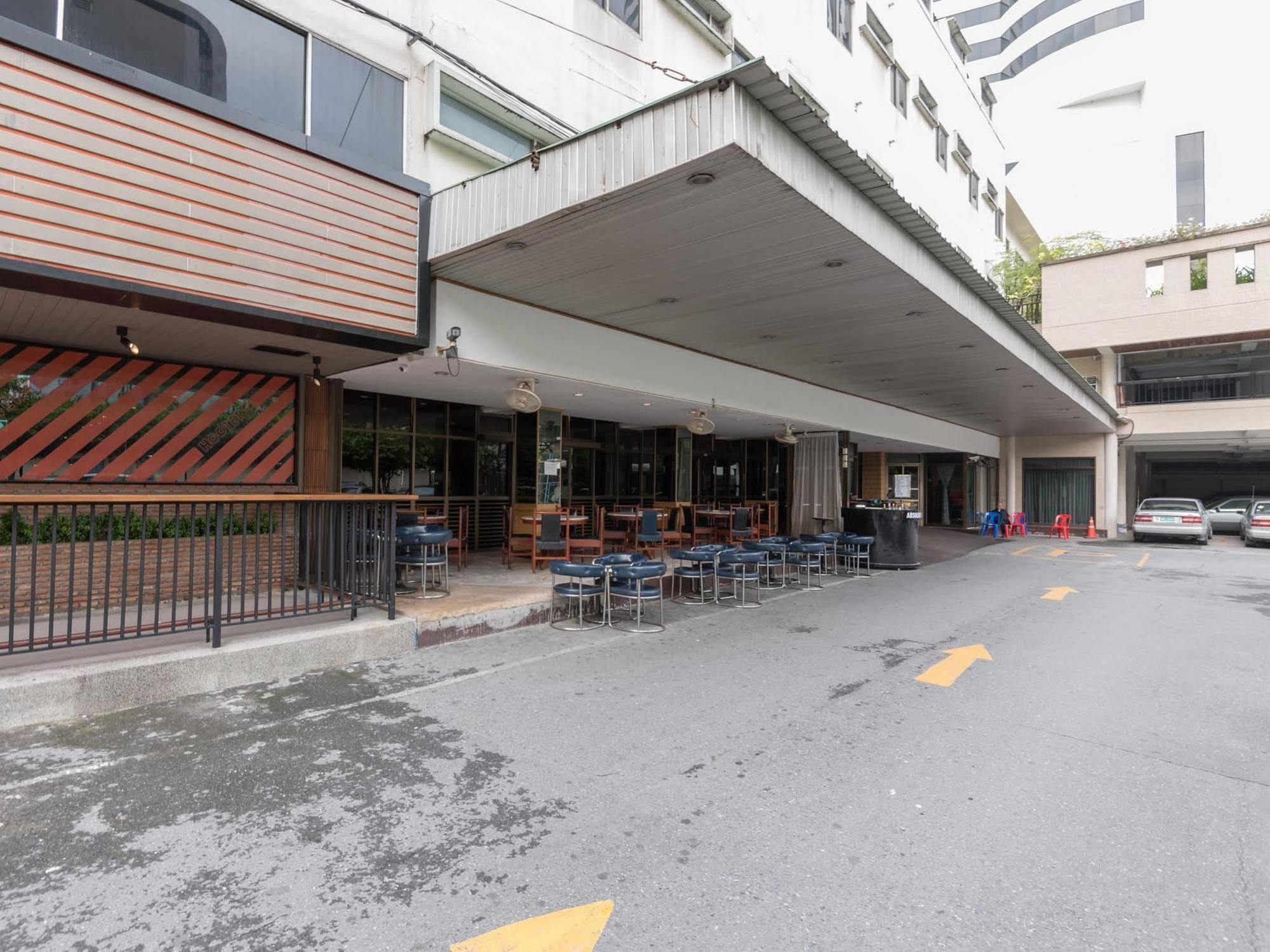 Nana Hotel Bangkok Bagian luar foto