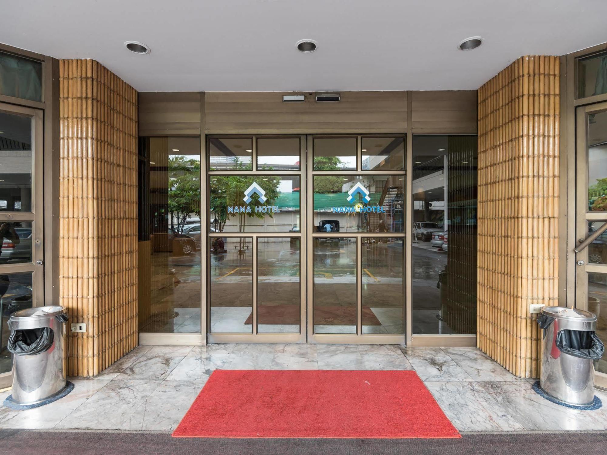 Nana Hotel Bangkok Bagian luar foto
